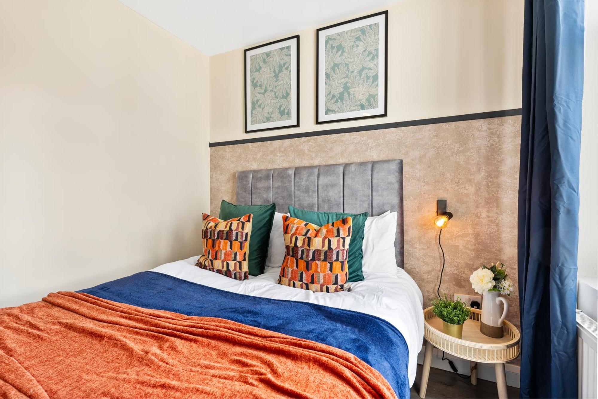 Stylish Wembley Gem - Parking -Sleeps 14 London Eksteriør bilde
