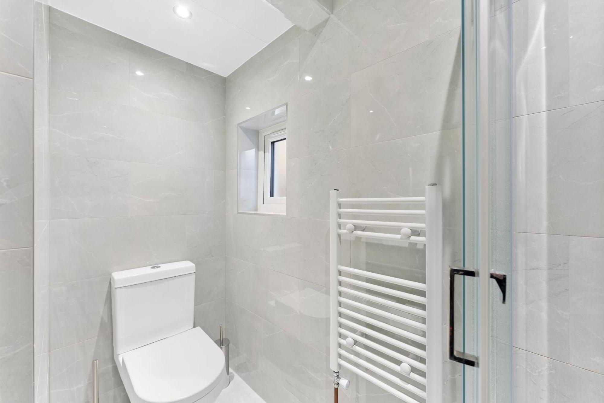 Stylish Wembley Gem - Parking -Sleeps 14 London Eksteriør bilde