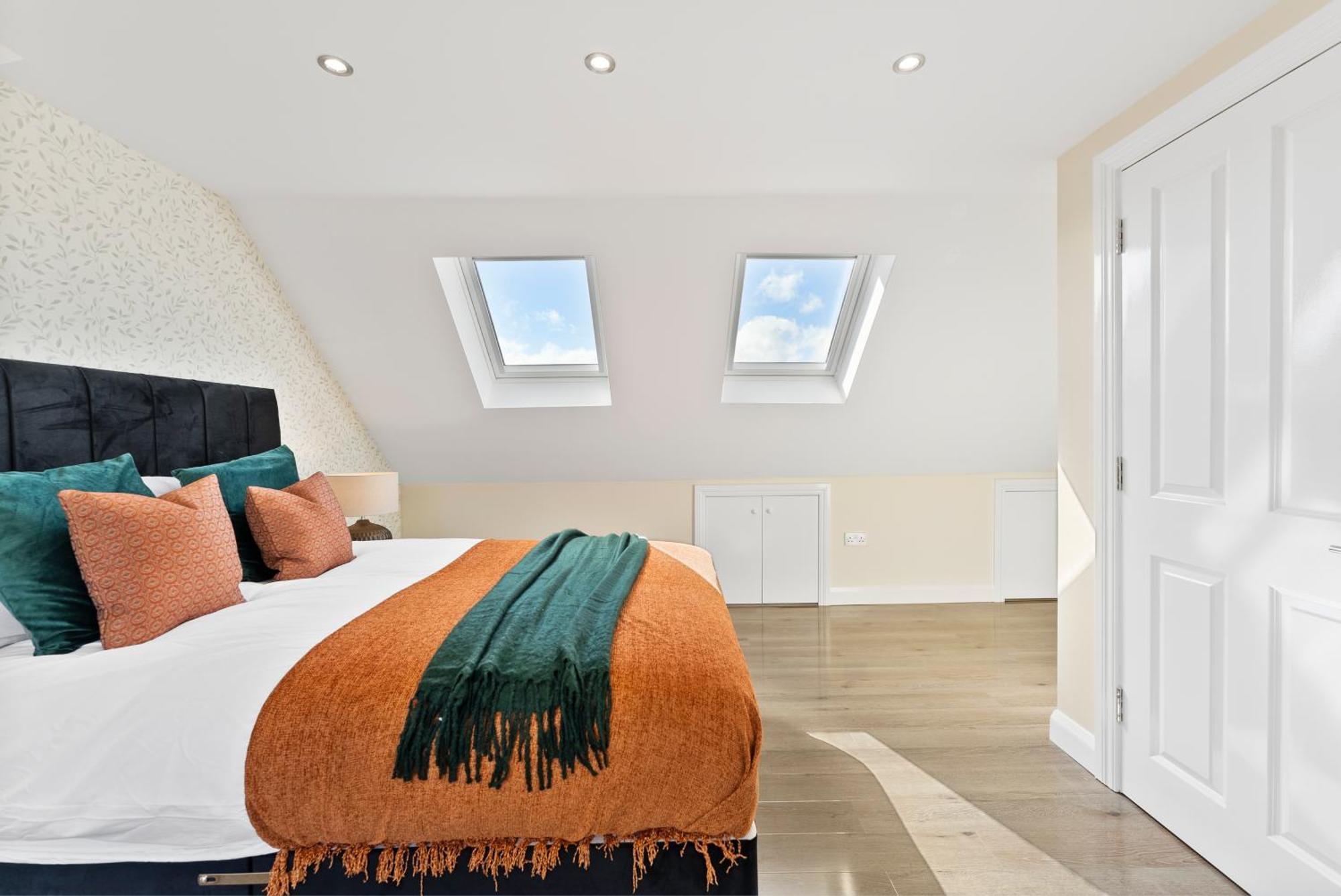 Stylish Wembley Gem - Parking -Sleeps 14 London Eksteriør bilde