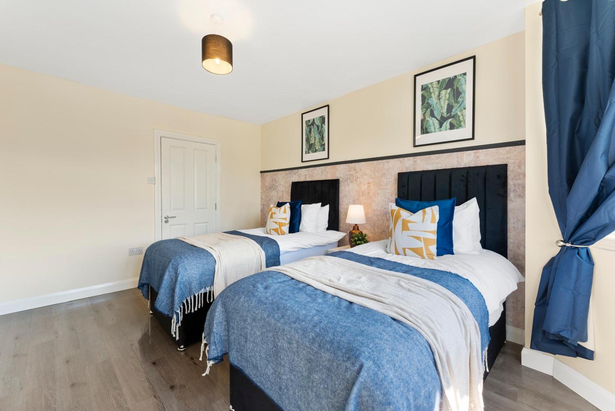 Stylish Wembley Gem - Parking -Sleeps 14 London Eksteriør bilde