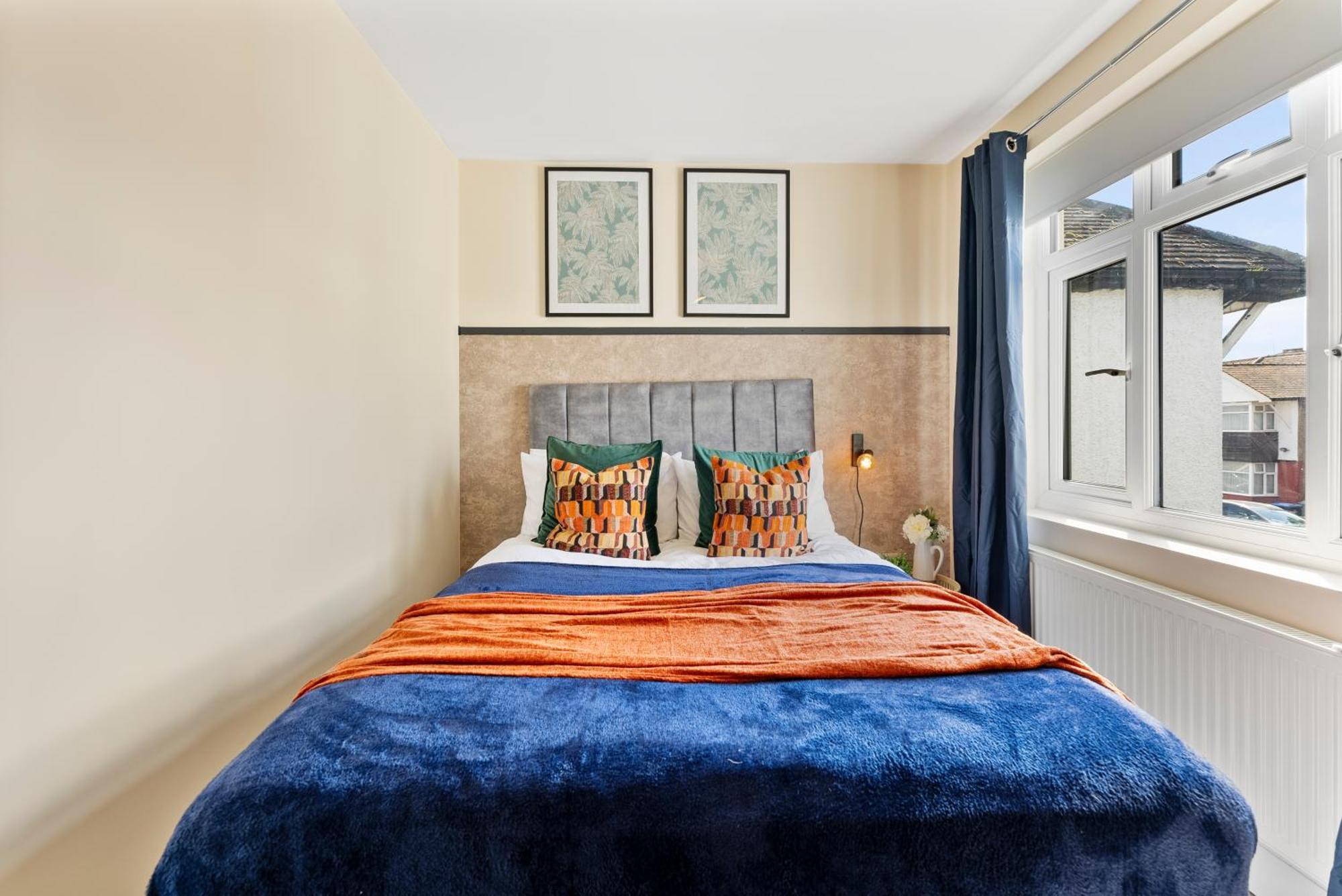 Stylish Wembley Gem - Parking -Sleeps 14 London Eksteriør bilde