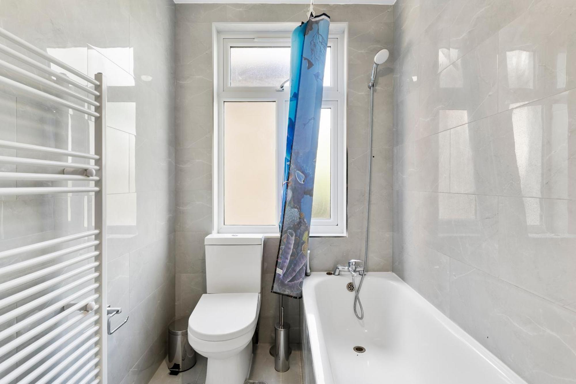 Stylish Wembley Gem - Parking -Sleeps 14 London Eksteriør bilde