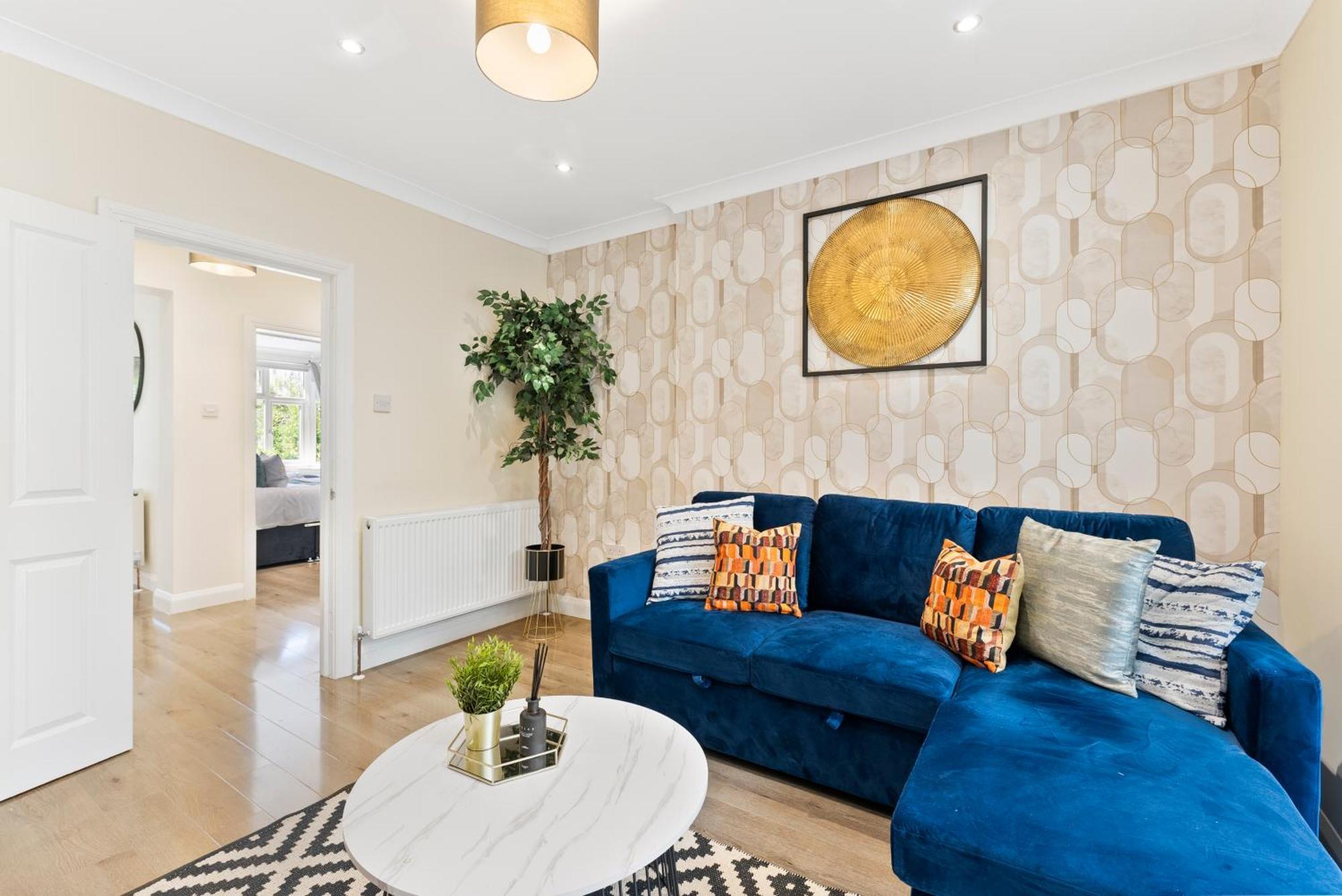 Stylish Wembley Gem - Parking -Sleeps 14 London Eksteriør bilde